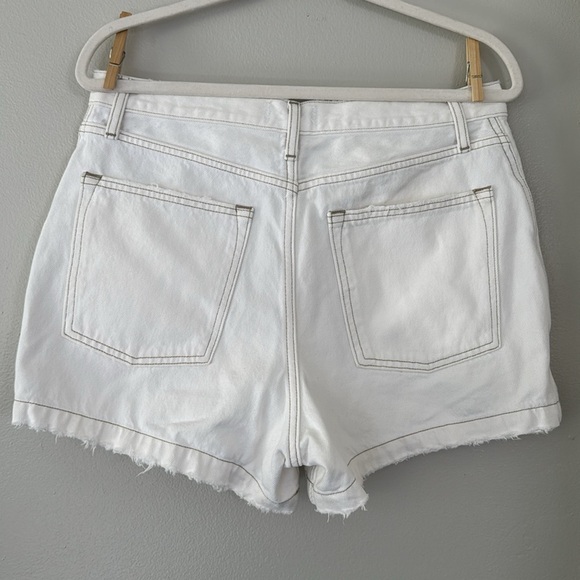 Abercrombie & Fitch Natural Rise Short - White - 12 / 31 - Picture 3 of 4